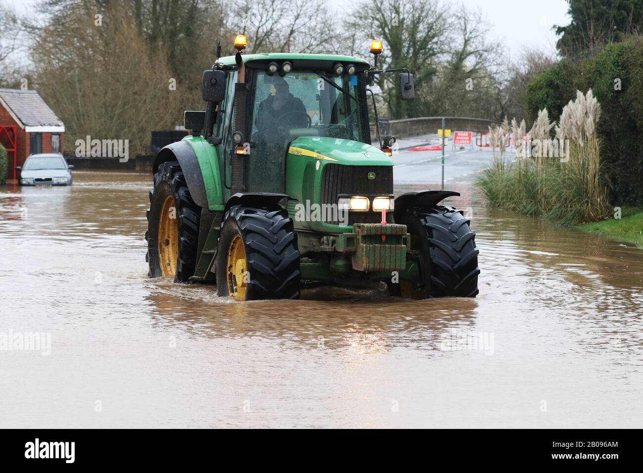 Inondazioni a Maisemore nel Gloucestershire rurale dopo la tempesta Dennis ha causato il fiume Severn a rompere le sue banche e inondare numerose comunità rurali in Foto Stock