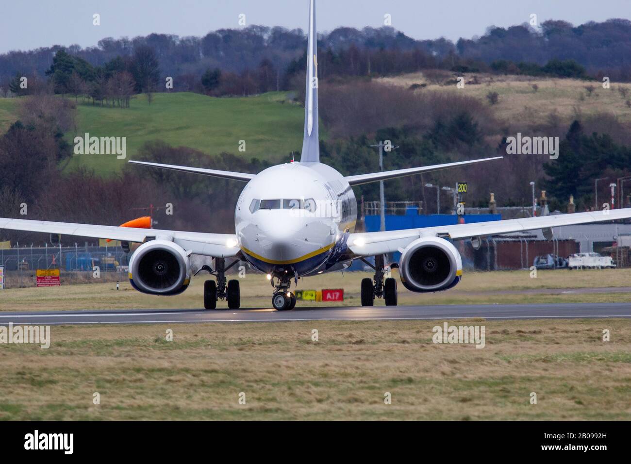 Ryanair Boeing 737 Taxiing All'Aeroporto Di Edimburgo Foto Stock