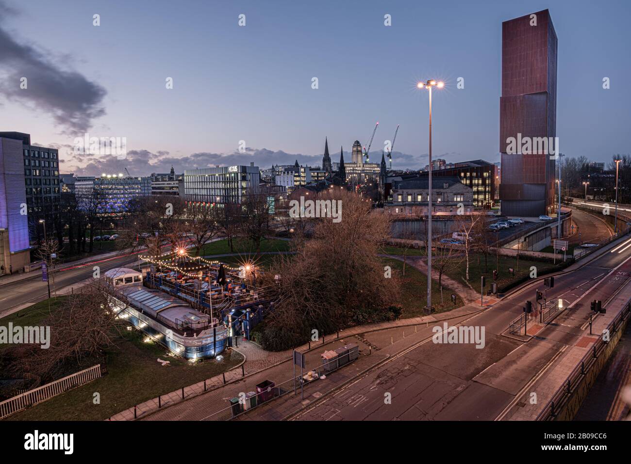 Leeds centro città - tramonto Foto Stock