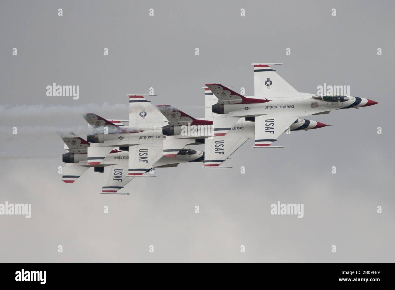 Thunderbirds dello Squadron dimostrativo dell'USAF Air durante l'esposizione al RAF Fairford, Gloustershire, Regno Unito. Per il RIAT 2017. Presa il 14th luglio 2017 Foto Stock