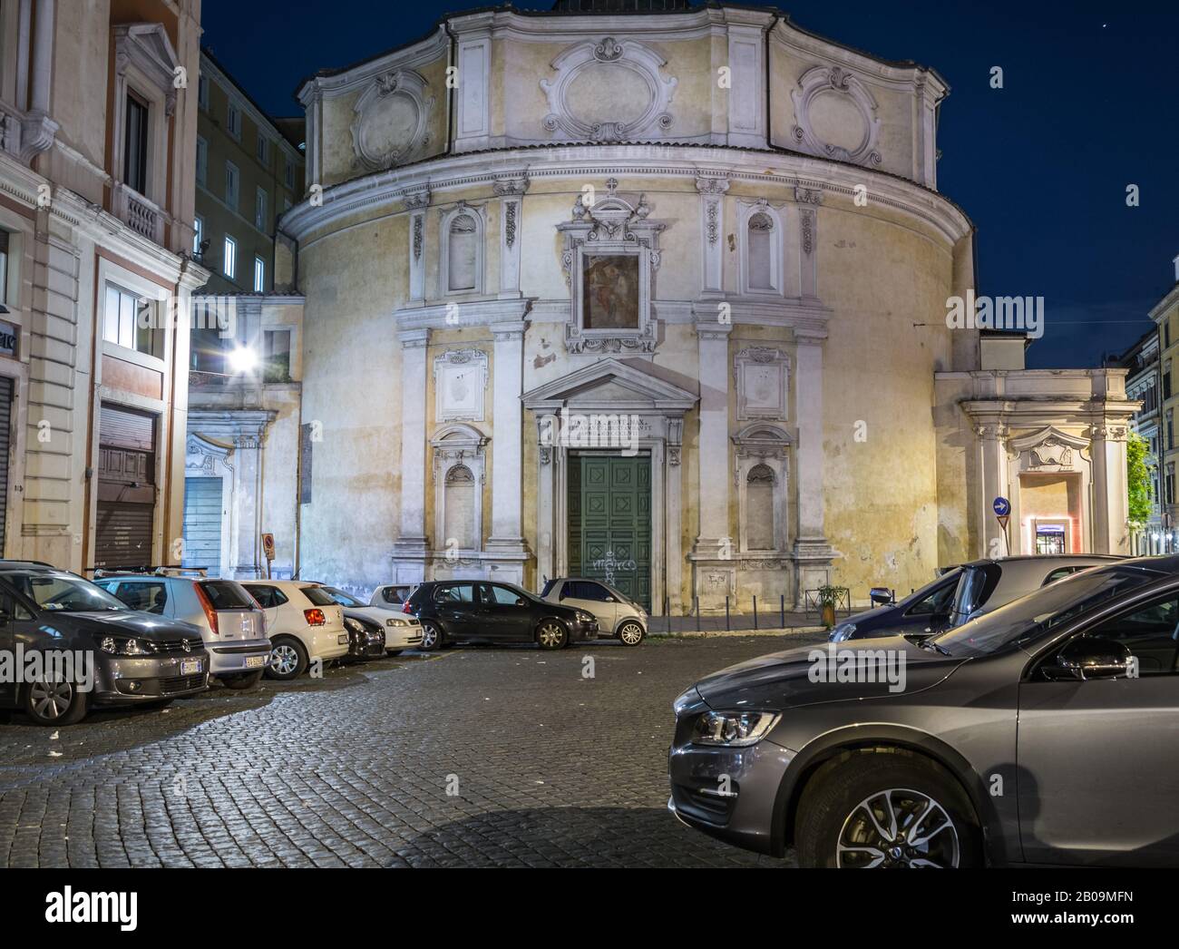 Roma, Italia - 04 ottobre 2018: Vista notturna della Chiesa Oratoria San Bernardo alle Terme Foto Stock