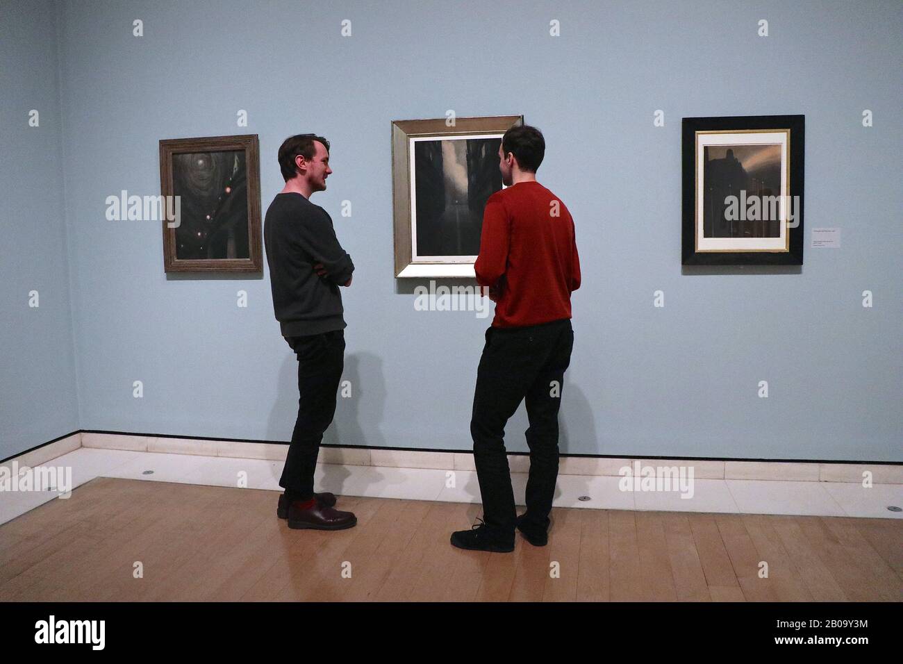 La Royal Academy of Arts presenta la prima grande mostra dell'artista belga Leon Spilliaert 1881 - 1946 che si terrà nel Regno Unito . riunendo circa 80 opere tratte da collezioni pubbliche e private in Belgio , Francia , Gran Bretagna e Stati Uniti , La mostra offre una rara opportunità per scoprire questo intrigante e singolare artista che ha lasciato un segno indelebile sull'arte del XX secolo in Belgio . È Nato a Ostenda , la località balneare della costa del Mare del Nord, patronizzata dalla famiglia reale belga. È stato un artista autodidatta. Eschewing OIL paint , ha usato l'inchiostro indiano lavaggio . Foto Stock