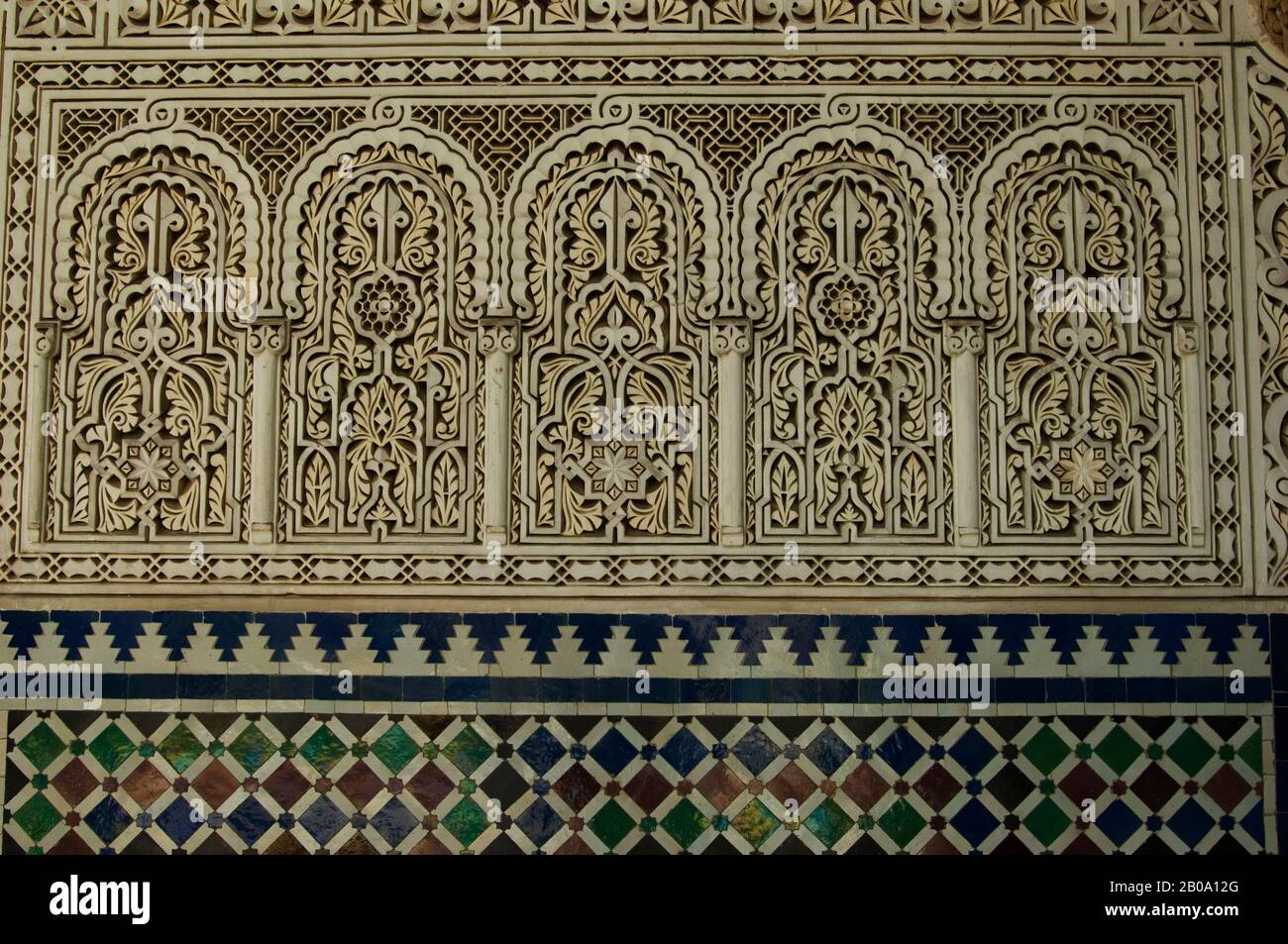 MAROCCO, CASABLANCA, EX PALAZZO, ARCHITETTURA MORESCA, DETTAGLIO DI MURO, STUCCO Foto Stock