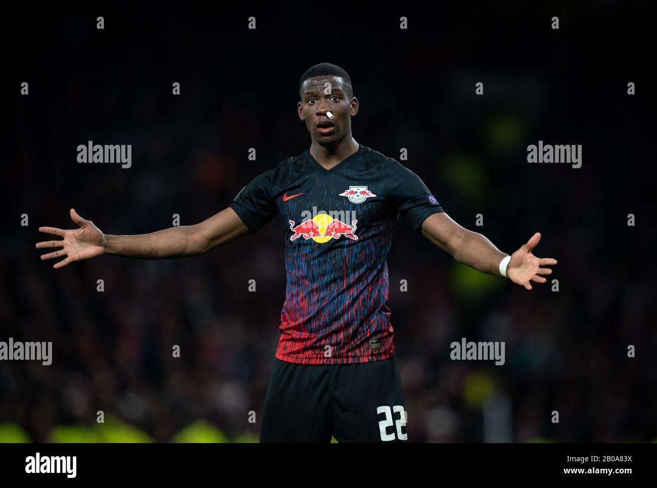Londra, Regno Unito. 19th Feb, 2020. NORDi Mukiele della RB Lipsia durante la partita della UEFA Champions League tra Tottenham Hotspur e la RB Leipzig allo stadio di Wembley, Londra, Inghilterra, il 19 febbraio 2020. Foto Di Andy Rowland. Credito: Prime Media Images/Alamy Live News Foto Stock