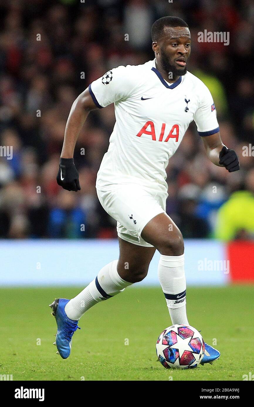 Londra, Regno Unito. 19th Feb, 2020. Tanguy Ndombele di Tottenham Hotspur in azione. UEFA Champions League, turno di 16, 1st leg match, Tottenham Hotspur v RB Leipzig al Tottenham Hotspur Stadium di Londra mercoledì 19th febbraio 2020. Solo uso editoriale, licenza richiesta per uso commerciale. Nessun uso nelle scommesse, nei giochi o in un singolo club/campionato/player publications . pic by Steffan Bowen/Andrew Orchard sports photography/Alamy Live News Credit: Andrew Orchard sports photography/Alamy Live News Foto Stock