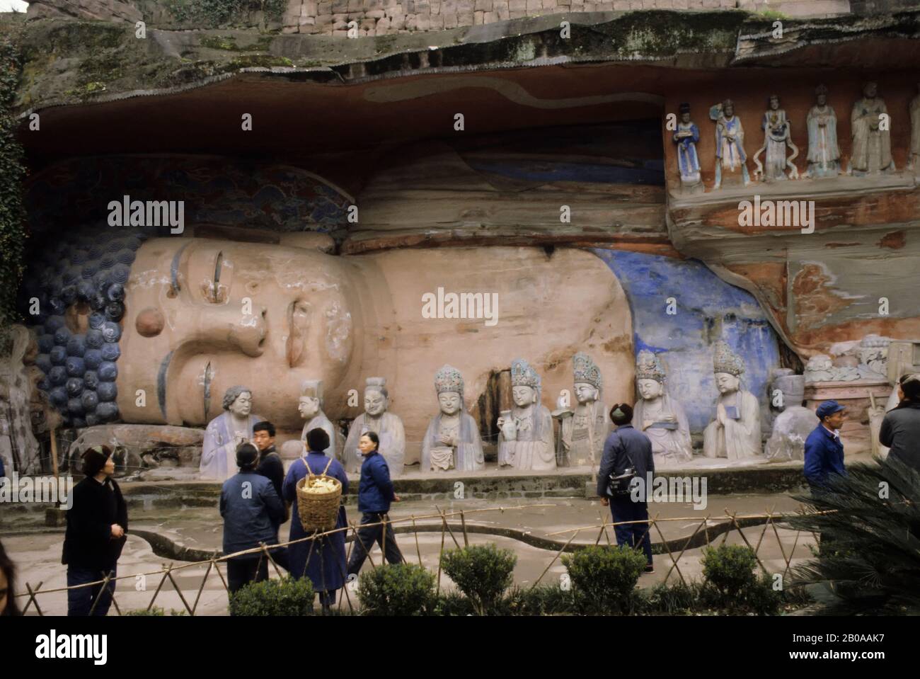 CINA, DAZU, PROVINCIA DI SICHUAN, VALLE DEI BUDDHA, BUDDHA DORMIENTE GIGANTE Foto Stock