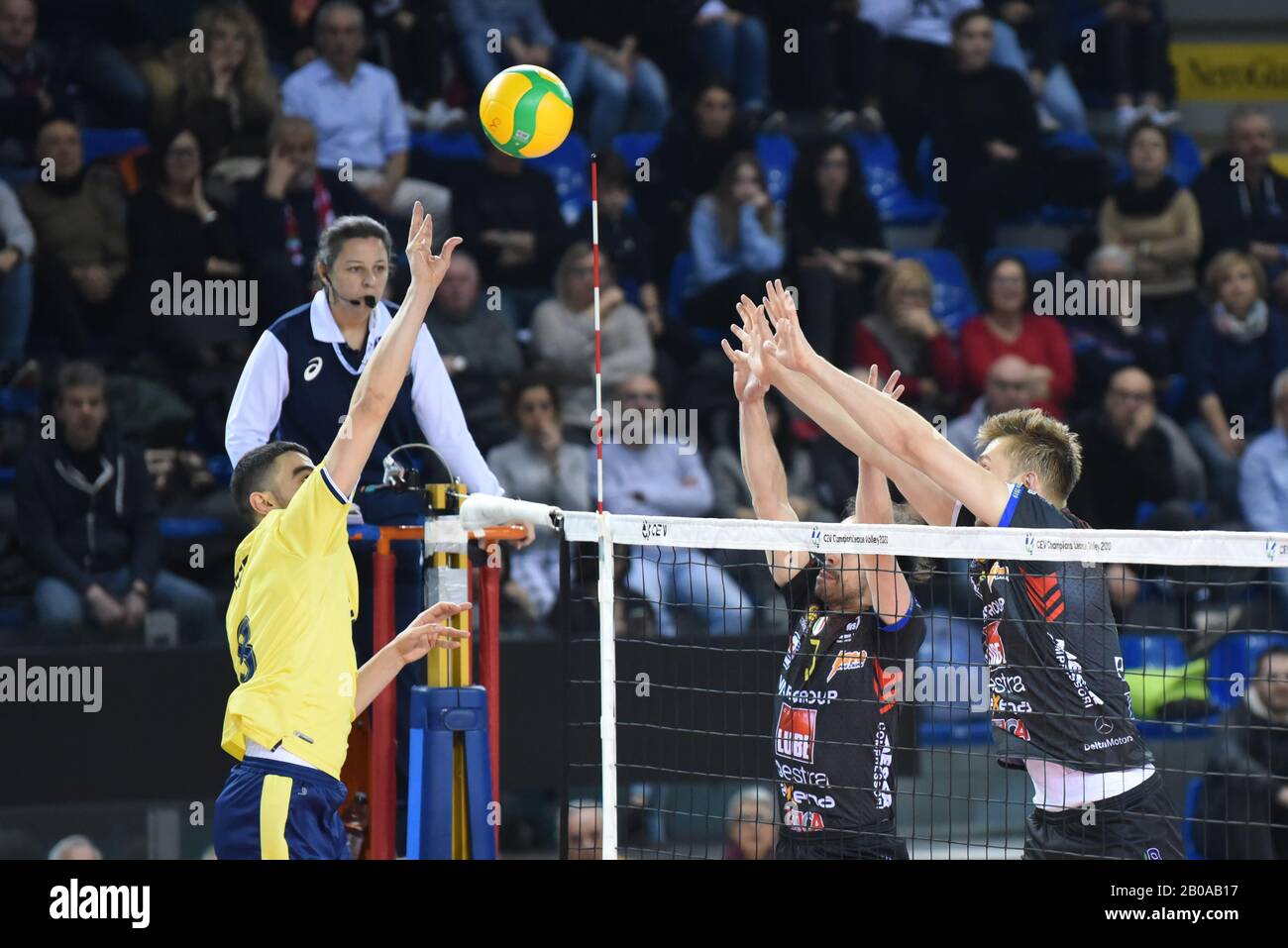 Spike unver izzet (fenerbahce hdi sigorta istanbul) in cucina Lube Civitanova vs Fenerbahce HDI Sigorta Istanbul, Civitanova, Italia, 19 Feb 2020, Foto Stock