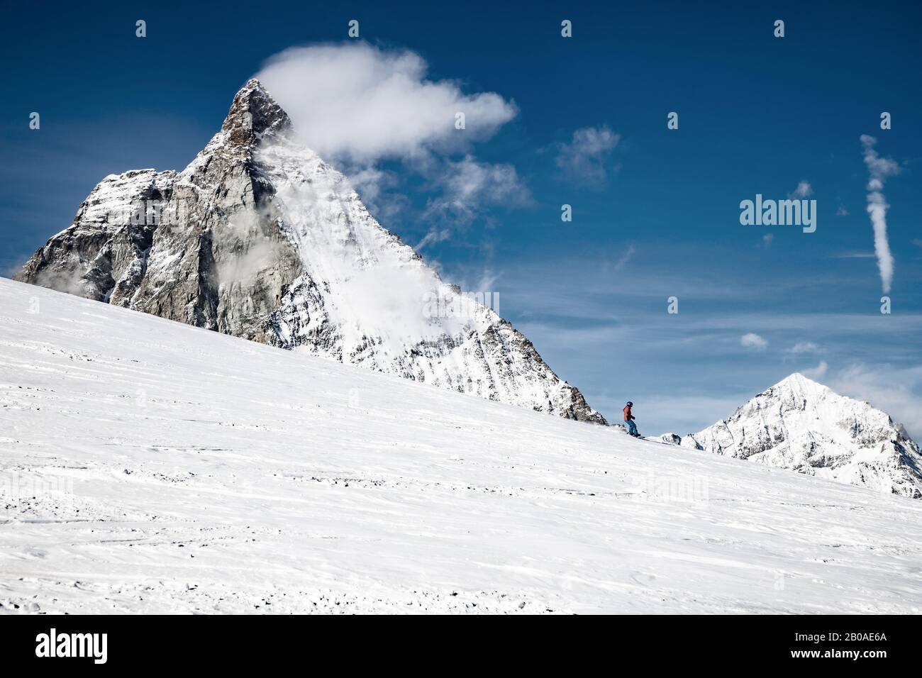 Sciare sotto la vetta del Cervino, Alpi svizzere Foto Stock