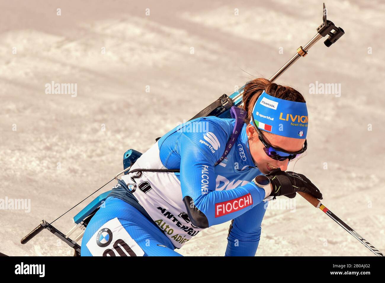 La corsa italiana vitozzi si disperde in zona di arrivo per la sua 4a posizione durante la Coppa del mondo IBU Biathlon 2020 - 7,5 Km Sprint Women, Anterselva (B Foto Stock