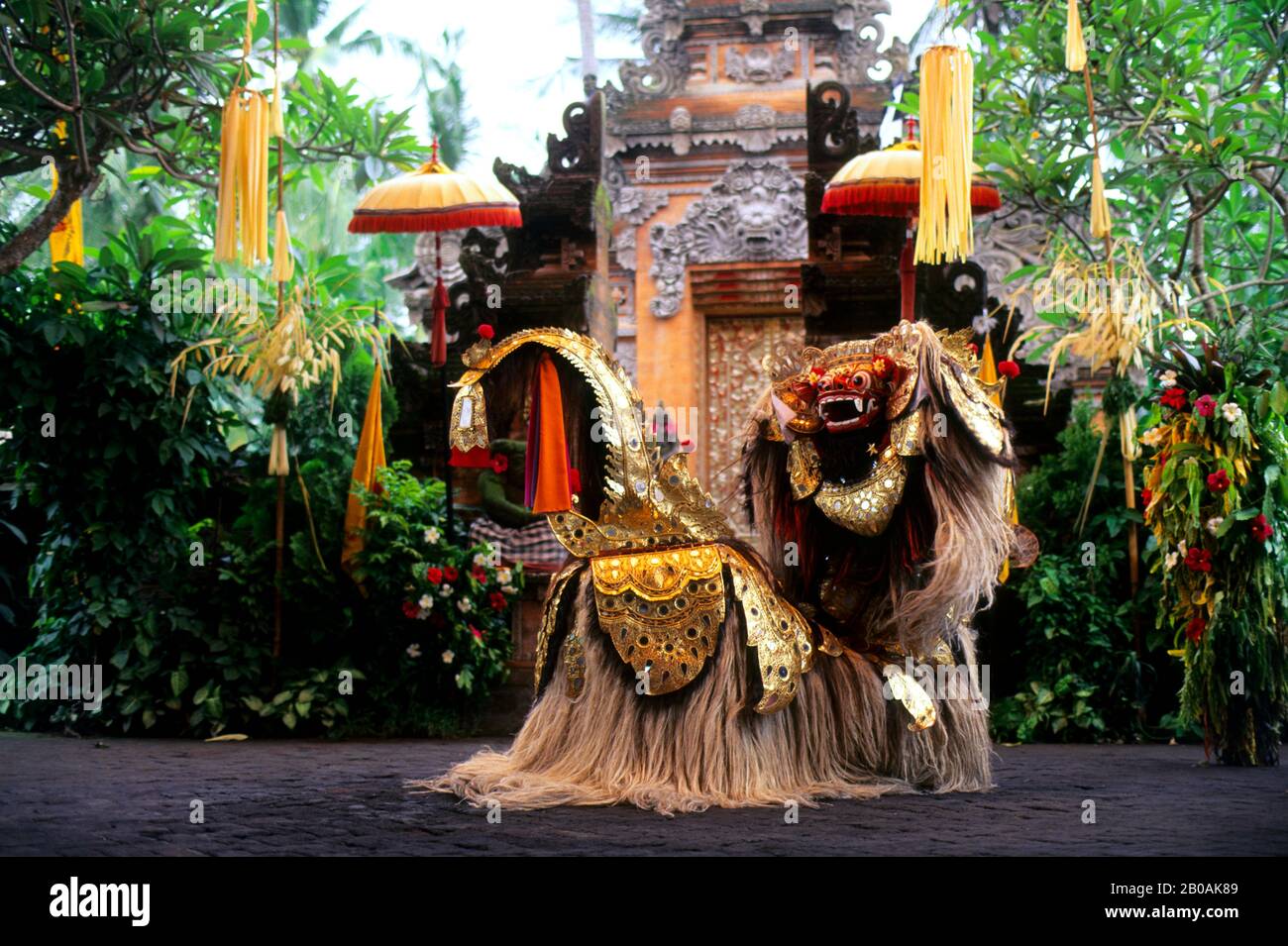 INDONESIA, BALI, BARONG DANCE, BARONG (ANIMALE MITOLOGICO) Foto Stock