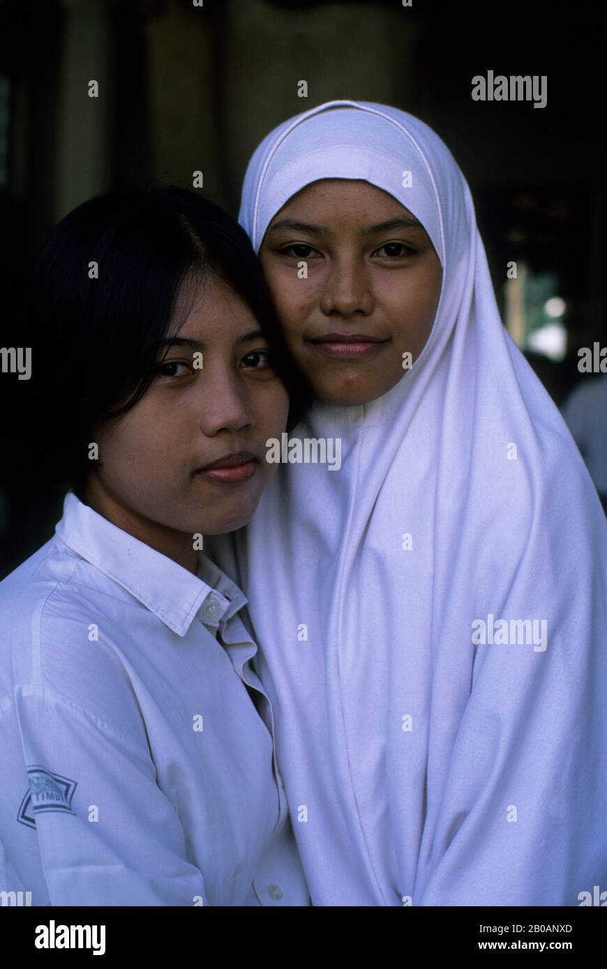 INDONESIA, GIACARTA, PIAZZA MERDEKA, SCUOLA, RAGAZZA MUSULMANA Foto Stock