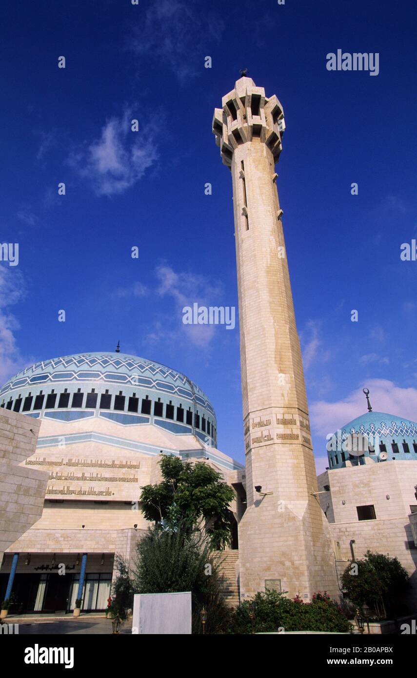 INDIA, MADHYA PRADESH PROV., PICCOLO VILLAGGIO, DONNA LOCALE IN SARI, RITRATTO Foto Stock