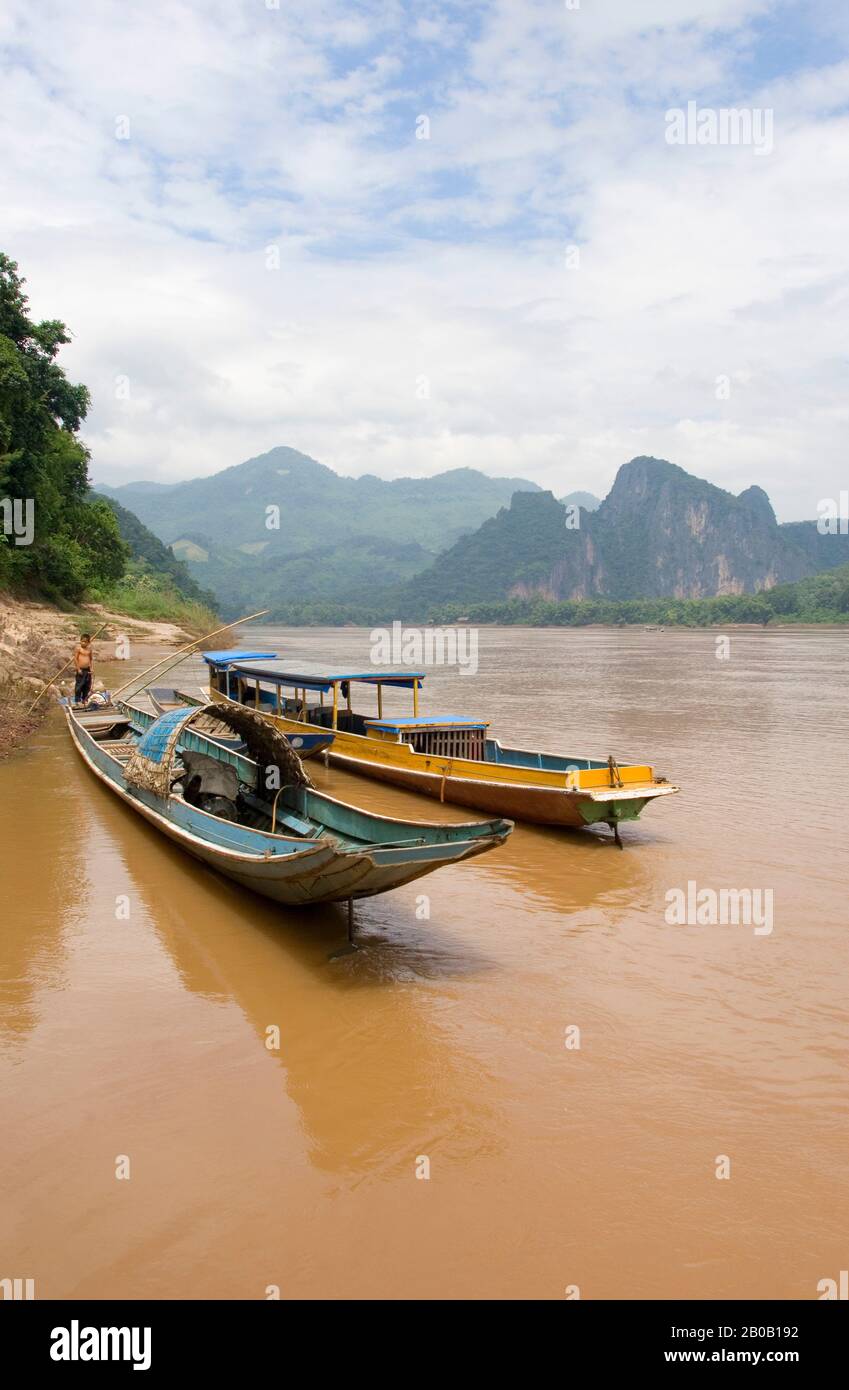 LAOS, VICINO A LUANG PRABANG, FIUME MEKONG, TOUR IN BARCA Foto Stock