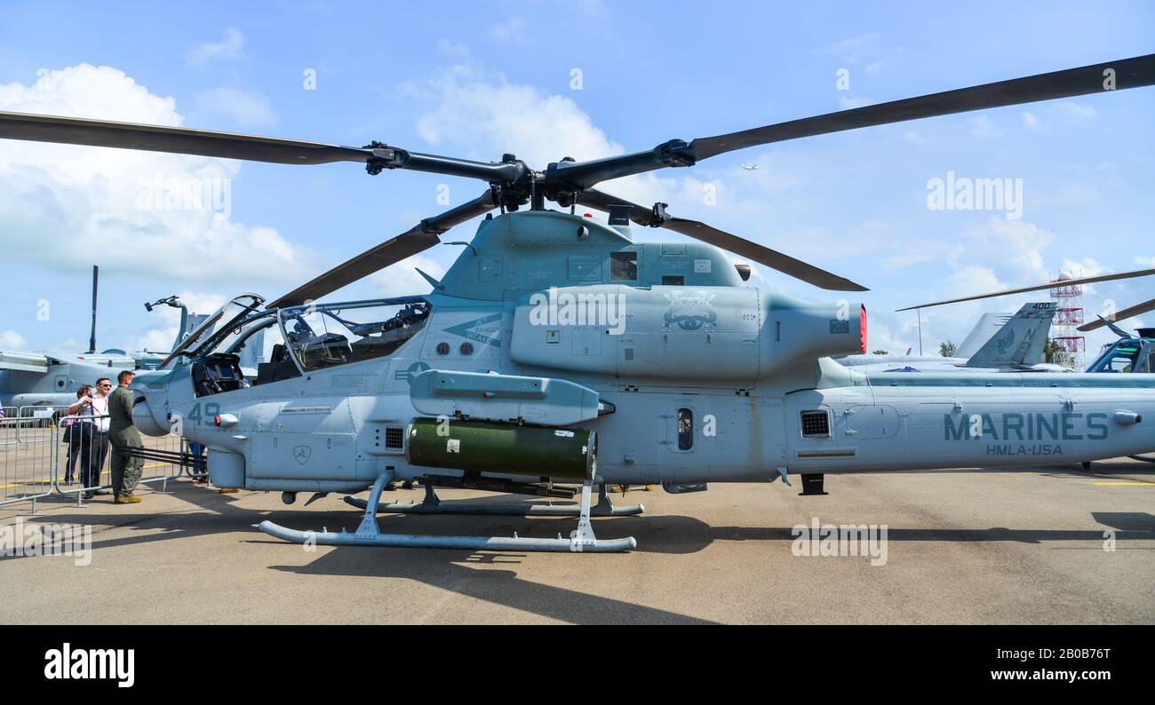 Singapore - 12 Febbraio 2020. Campana AH-1Z Viper attacco elicottero di US Marine Corps per esposizione a Changi, Singapore. I costi della difesa sono in aumento, especi Foto Stock