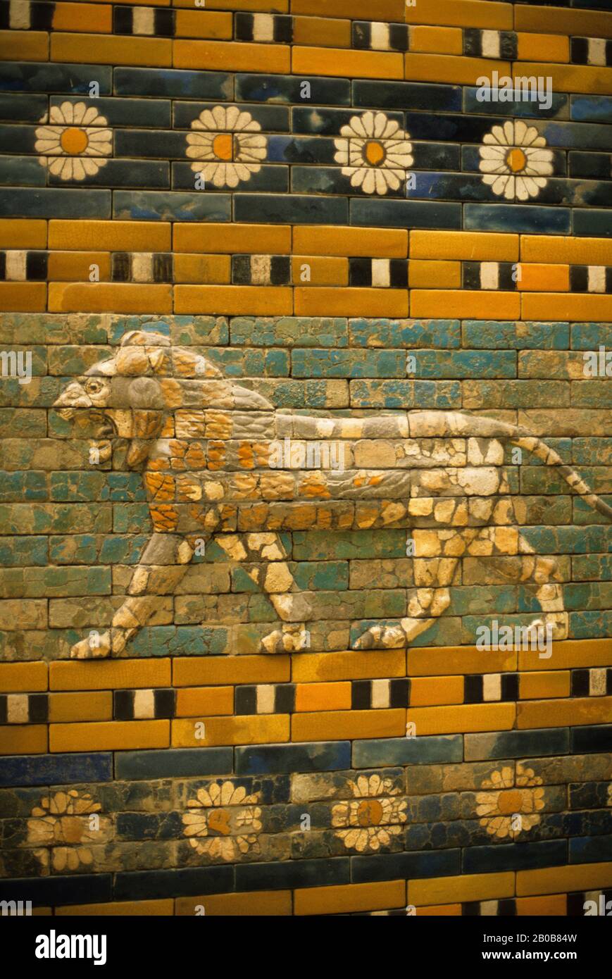 GERMANIA, BERLINO EST, MUSEO PERGAMON, CANCELLO ISHTAR DA BABILONIA(580 AC), DETTAGLIO Foto Stock