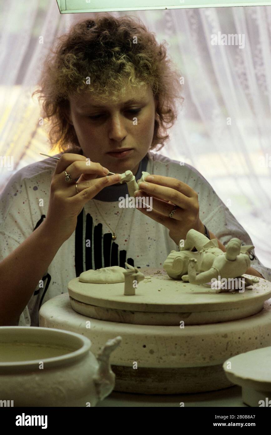 E.GERMANY, MEISSEN, DIMOSTRAZIONE DELLA PRODUZIONE DI PORCELLANA Foto Stock