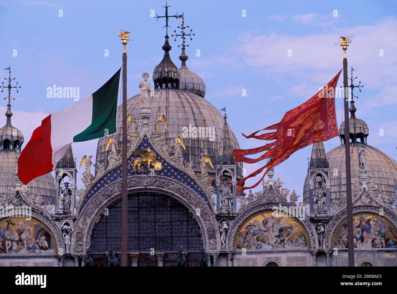 ITALIA, VENEZIA, PIAZZA SAN MARCO, BASILICA DI SAN MARCO Foto Stock