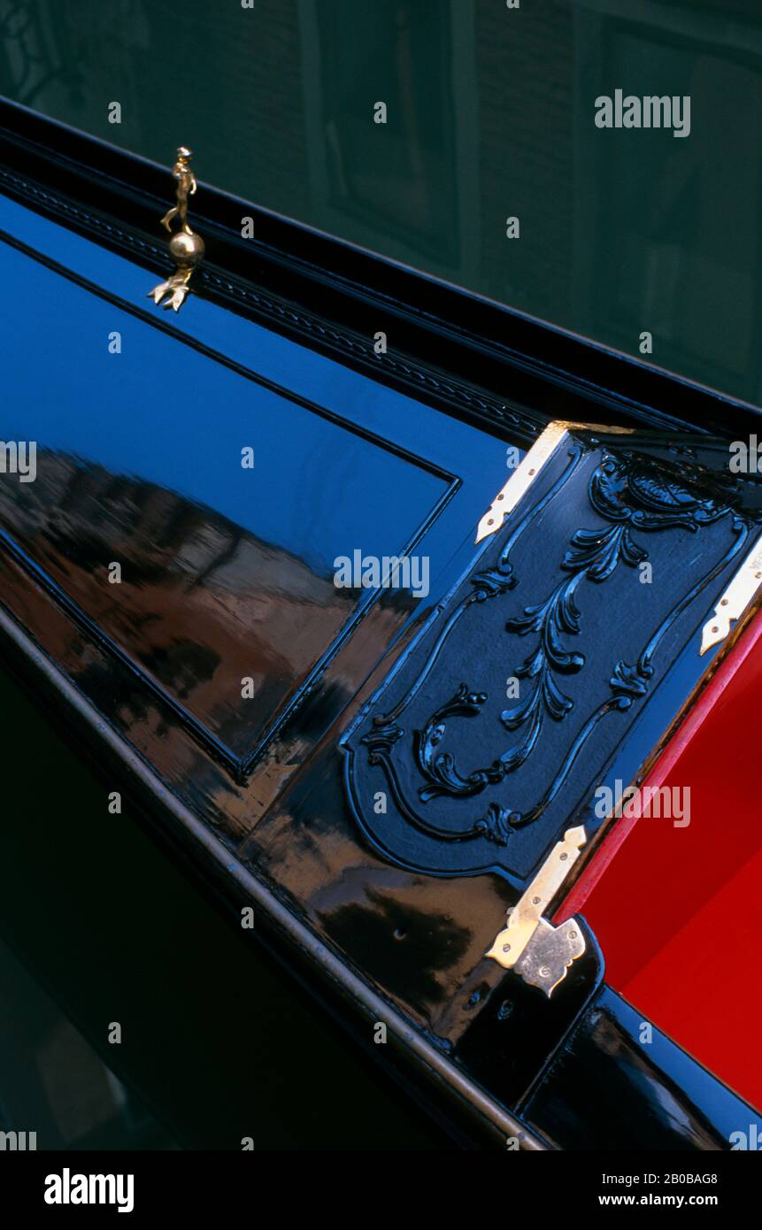 ITALIA, VENEZIA, PARTICOLARE DELLA GONDOLA Foto Stock