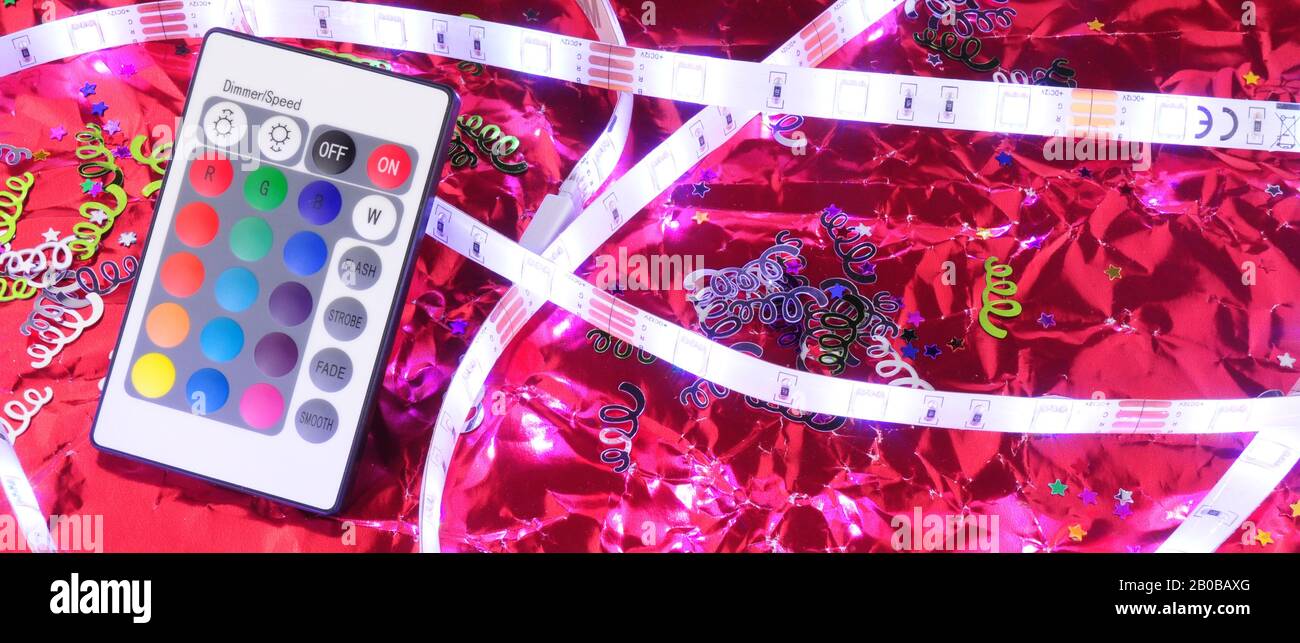 Strisce luminose flessibili a LED bianche con telecomando Foto Stock