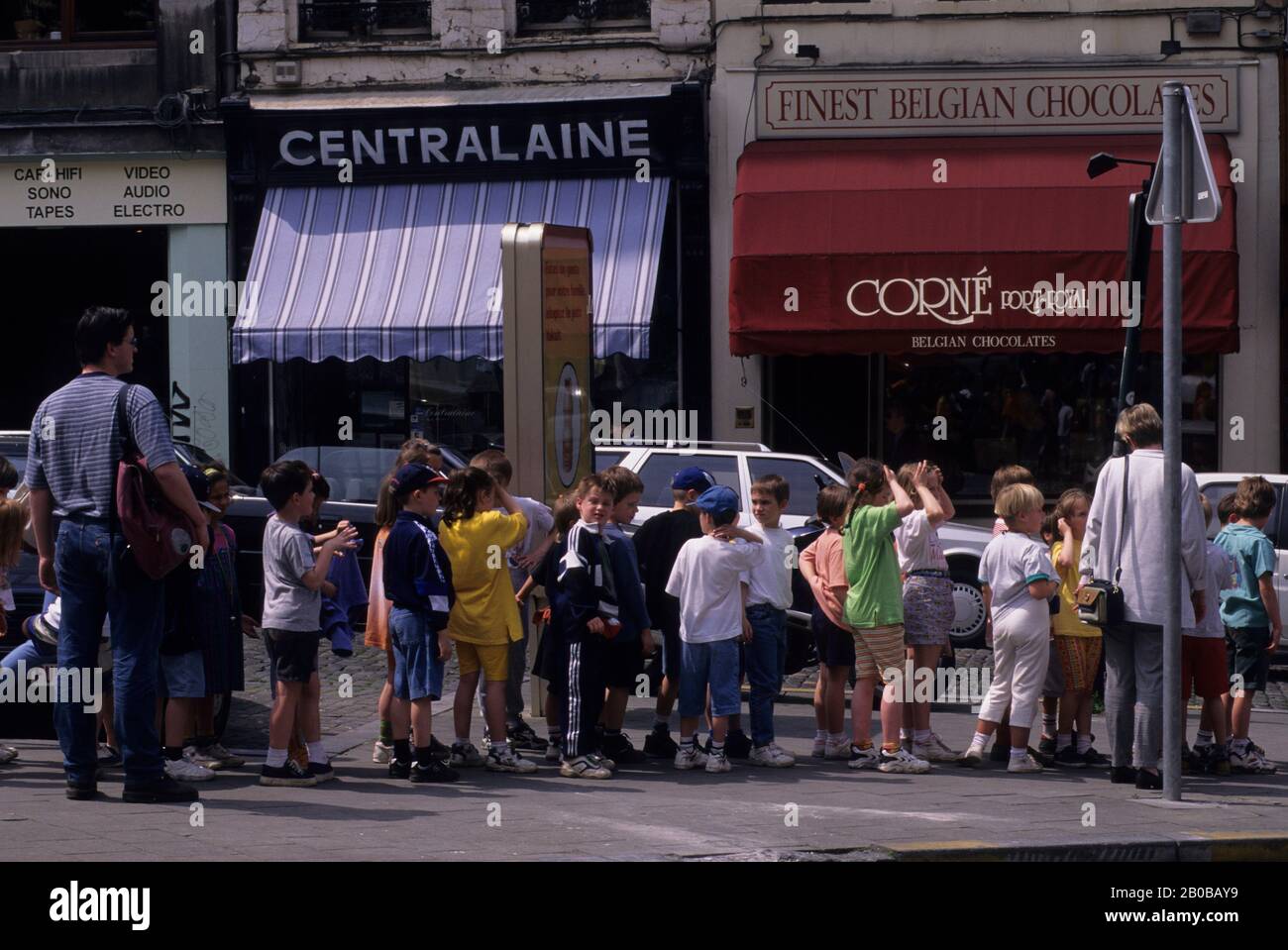 EUROPA, BELGIO, BRUXELLES, EUROPA, SCENA STRADALE, SCUOLA, GITA SUL CAMPO Foto Stock