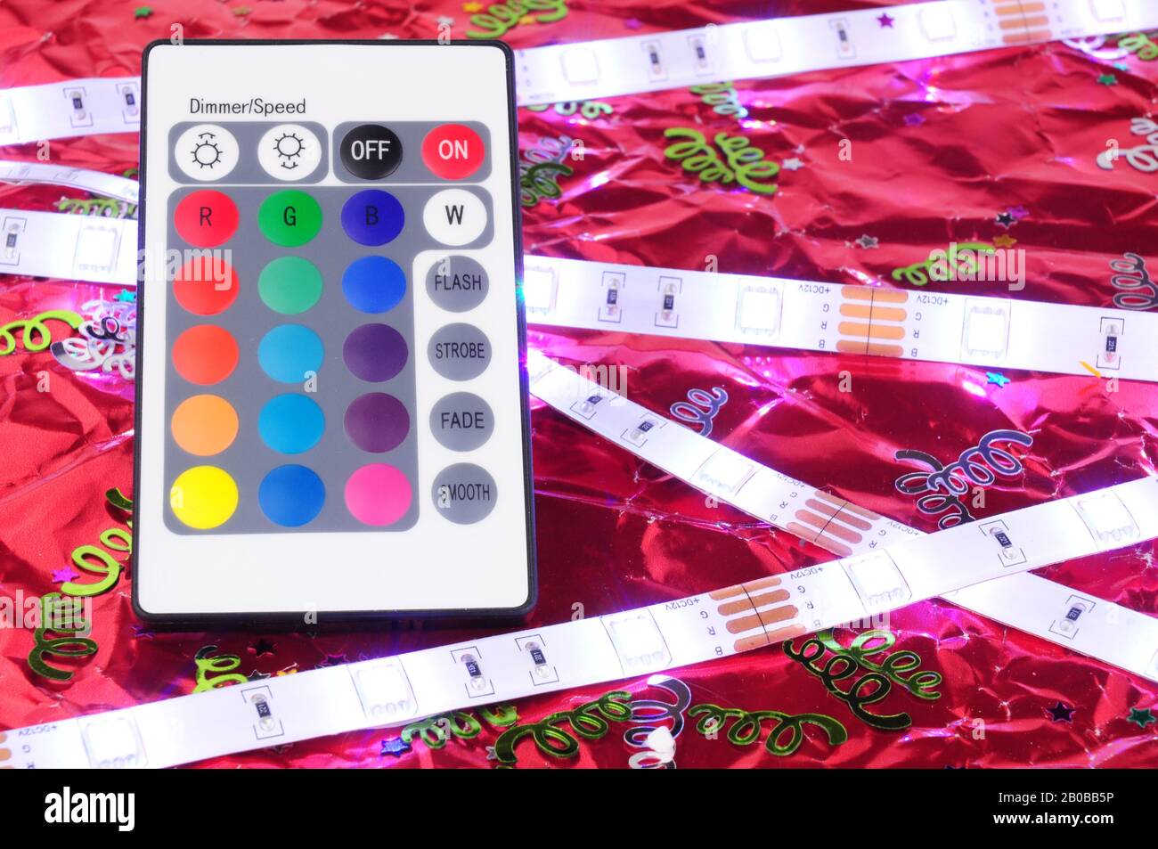 Strisce luminose flessibili a LED bianche con telecomando Foto Stock