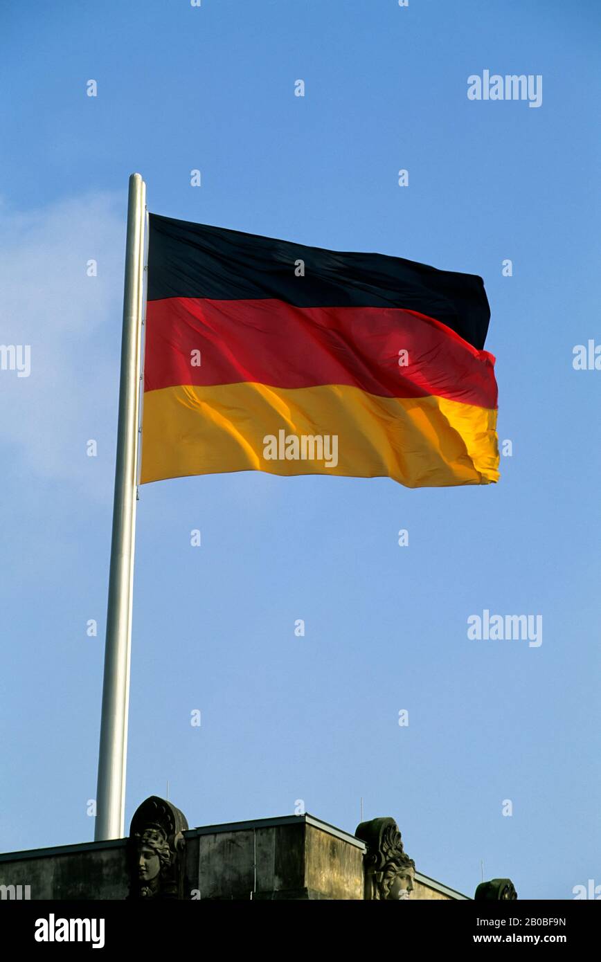 GERMANIA, BERLINO, BANDIERA TEDESCA Foto Stock