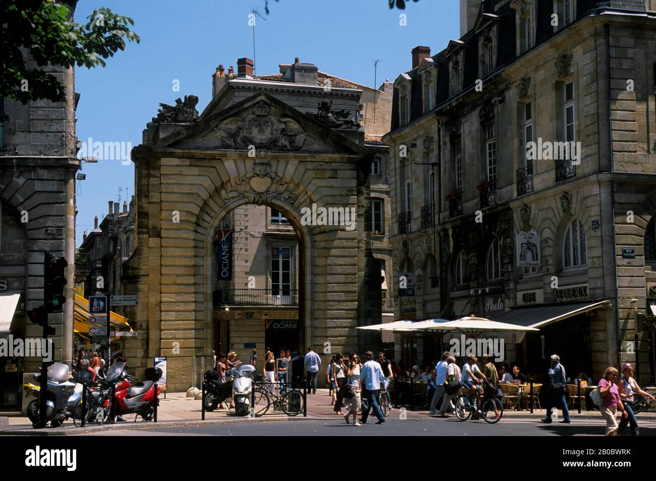 FRANCIA, BORDEAUX, PORTE DIJEAUX, PORTA DELLA CITTÀ Foto Stock