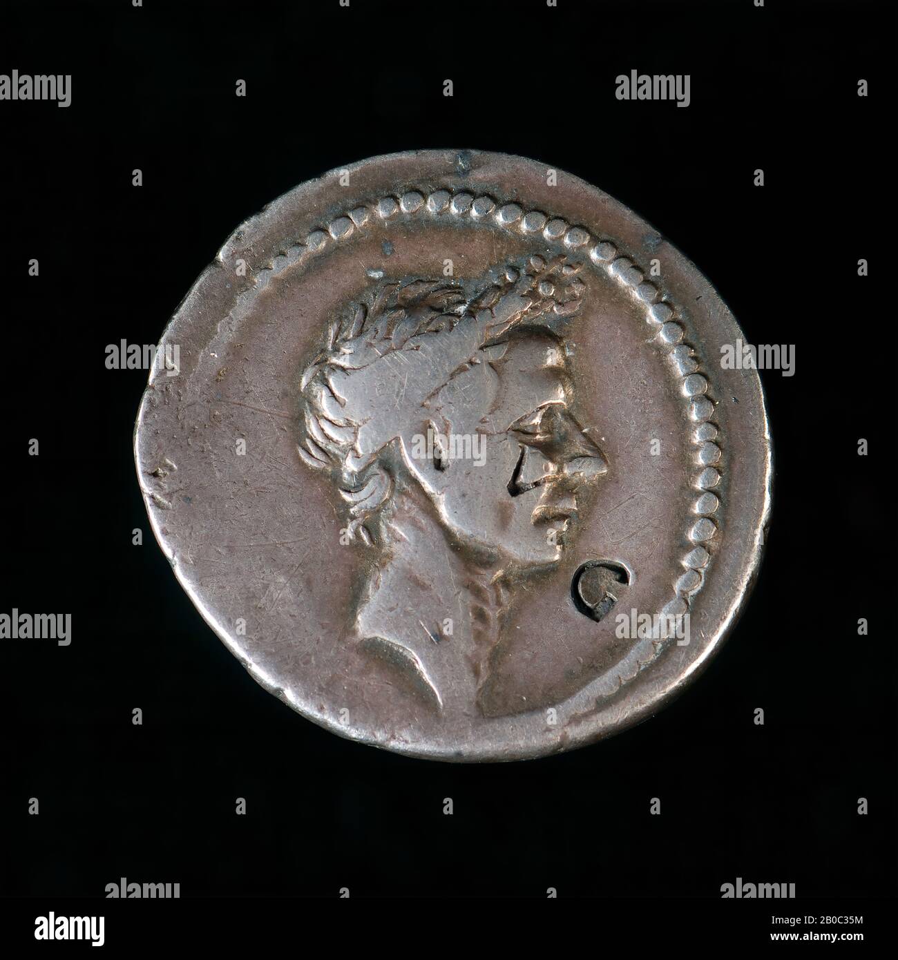 Artista sconosciuto, Denarius di Gaio Giulio Cesare, dopo 040 a.C., argento Foto Stock