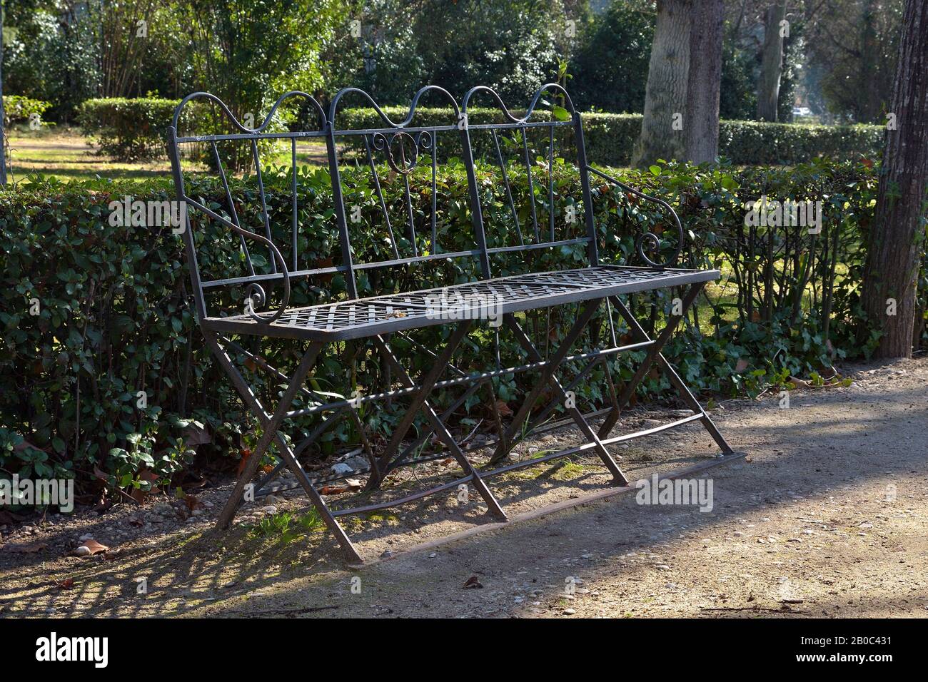 Ferro banca nel parco Foto Stock