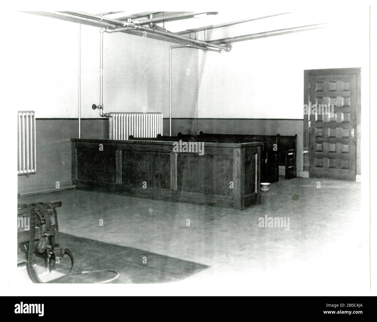 Artista sconosciuto, senza titolo (sedia elettrica), n.d., stampa in argento gelatina Foto Stock