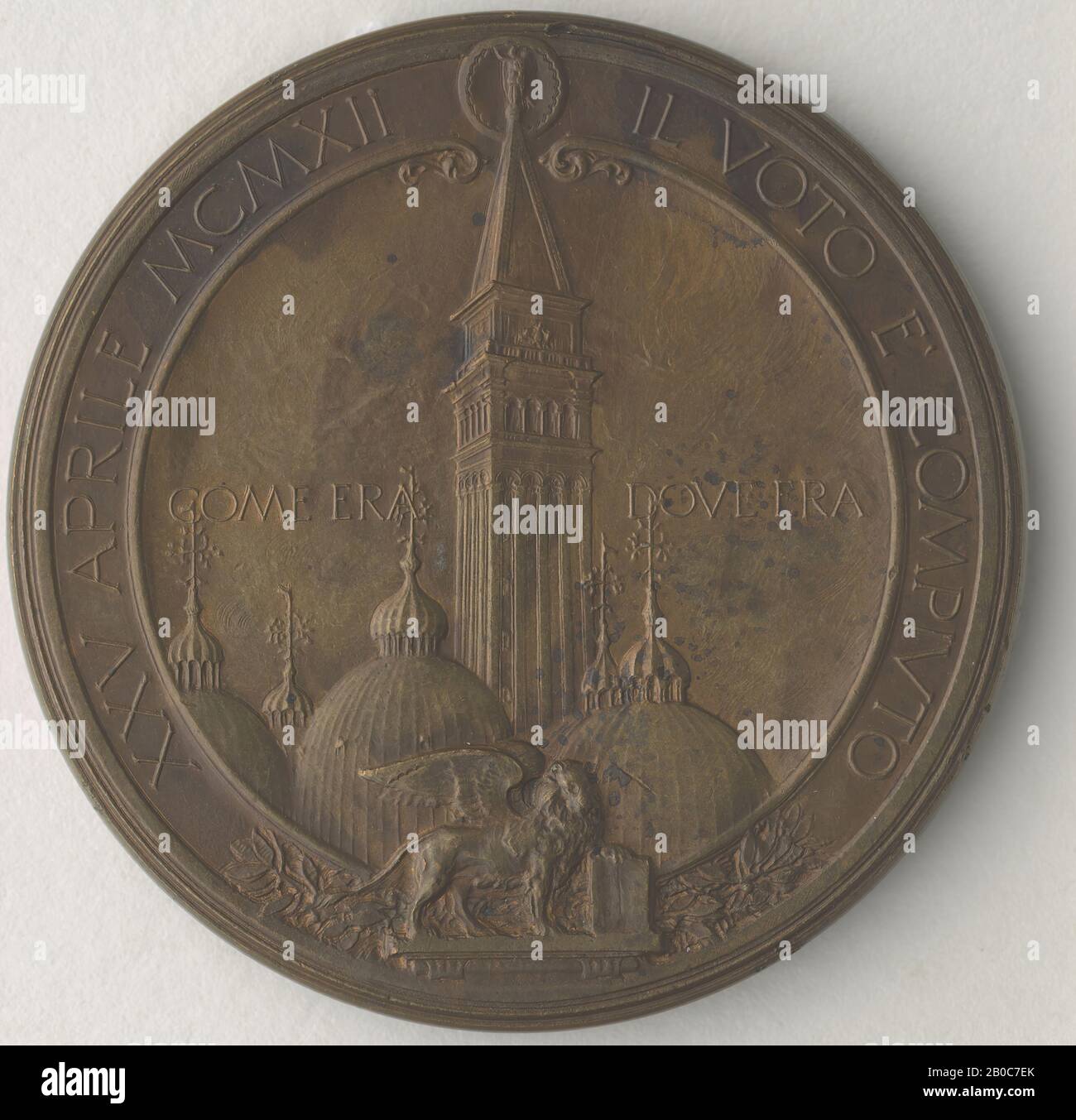 Stefano Johnson, ricostruzione del Campanile, Venezia, 1912, bronzo, 1 11/16 in. (4,3 cm.) Foto Stock