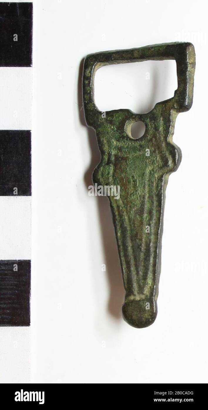 Fibula, metallo, bronzo, 3,9 x 1,7 x 0,5 cm, Francia, sconosciuto, sconosciuto, Marsiglia Foto Stock