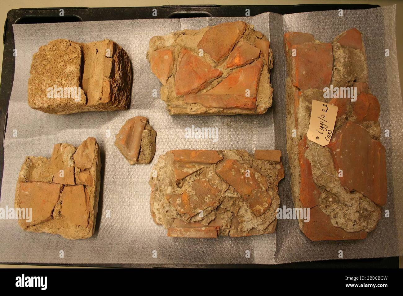 Il periodo romano olandese, frammento di costruzione, terracotta, mattoni, Malta di calce, 23 x 27 x 10 cm, i, 86 kg, f-k insieme, romano, i Paesi Bassi, Zelanda, Noord-Beveland, Colijnsplaat, Oosterschelde Foto Stock