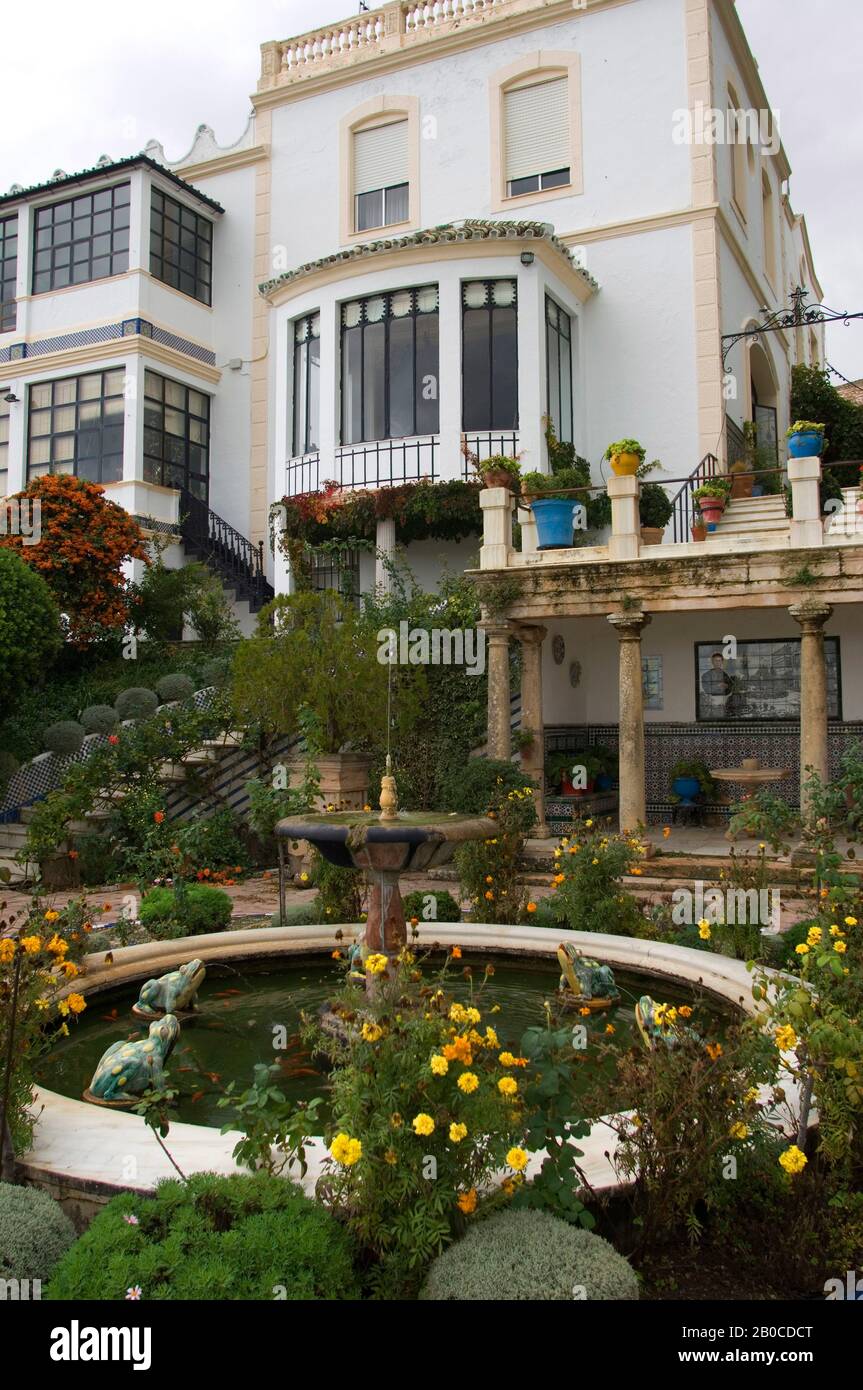 SPAGNA, ANDALUSIA, RONDA, CASA SENORIAL DEL 19TH SECOLO, CASA LOCALE, GIARDINO Foto Stock