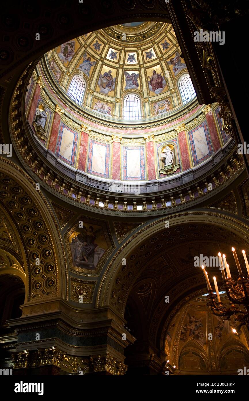 UNGHERIA, BUDAPEST, ST. LA BASILICA DI STEFANO, INTERNO Foto Stock