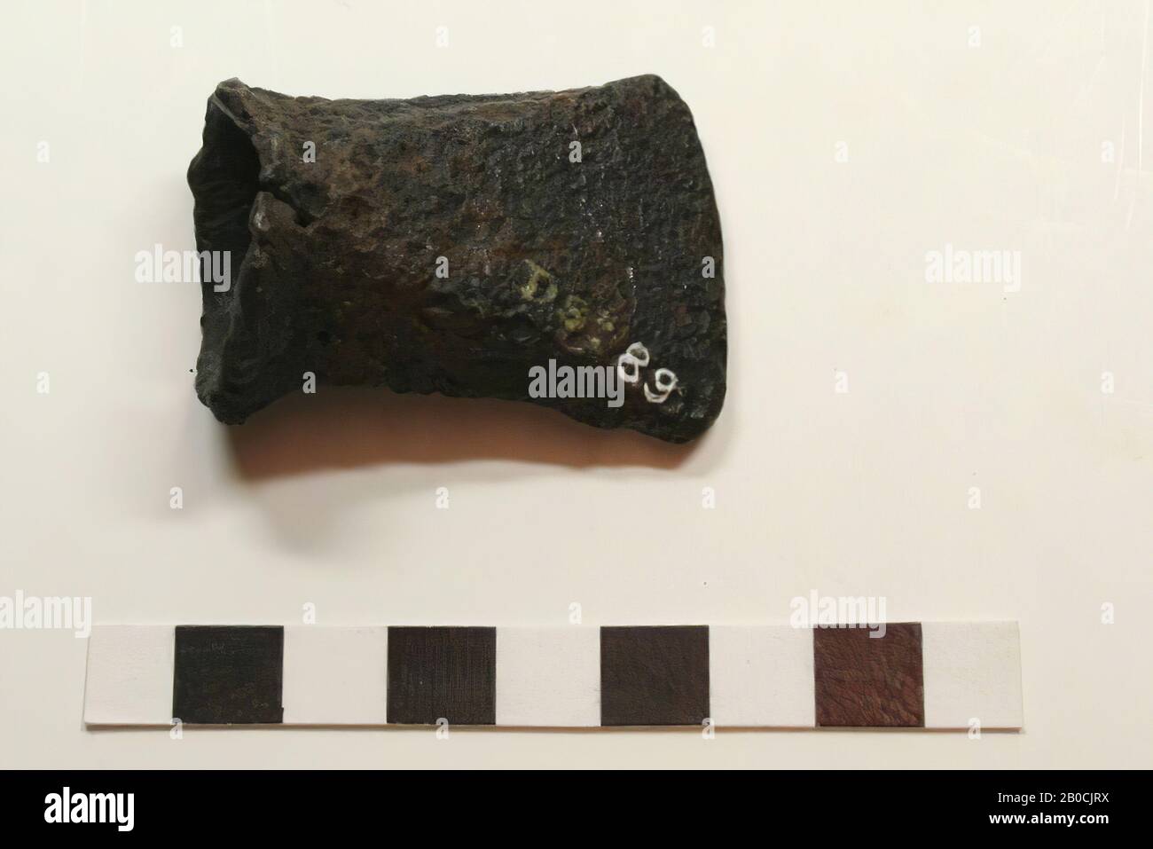Vecchia Europa, ascia, metallo, bronzo, 4,7 x 3,5 x 2,6 cm, preistoria, Danimarca Foto Stock