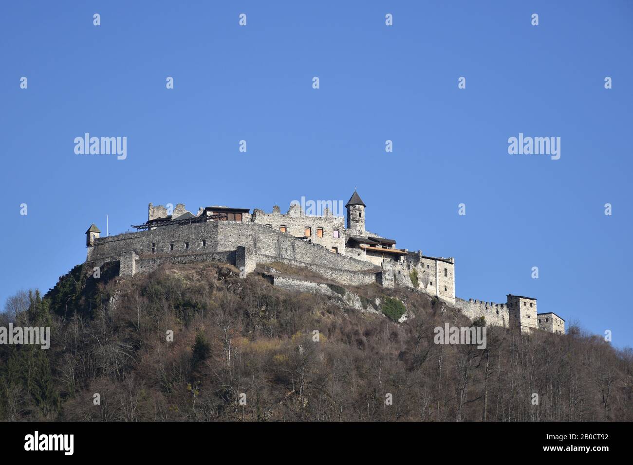 Burg Landskron, Landskron, Kärnten, Villach, Burg, Burgruine, Turm, Festung, Felsenburg, Ossiacher Tauern, Grad Vajškra, Mittelalter, Arena, Höhenburg Foto Stock