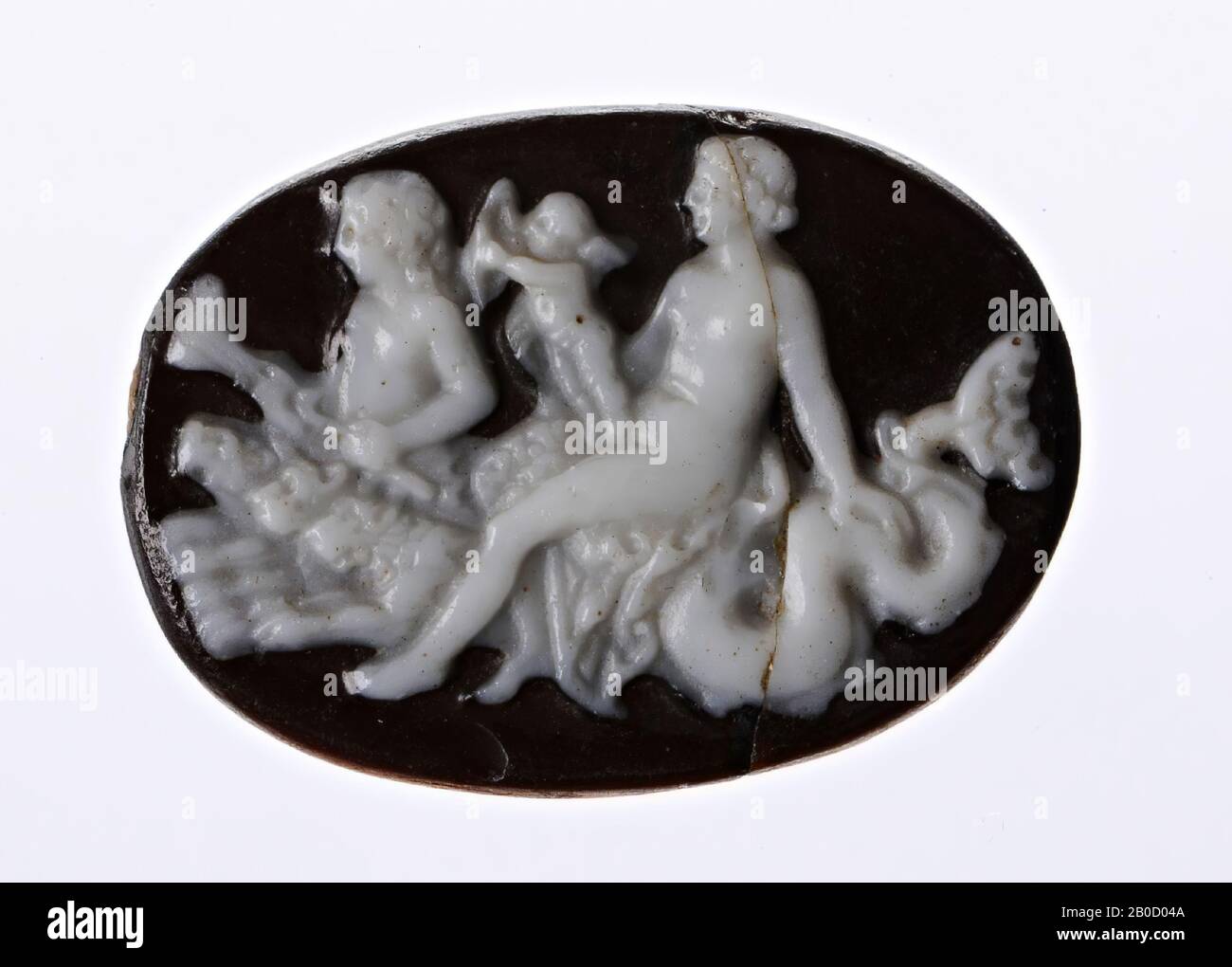 VZ: Venere sul retro di Tritoon a sinistra, di fronte a lei è Cupido a sinistra, sotto il corpo superiore Tritoon 3 leoni, cameo, pasta di vetro, imitazione onice, colore: Bianco Foto Stock