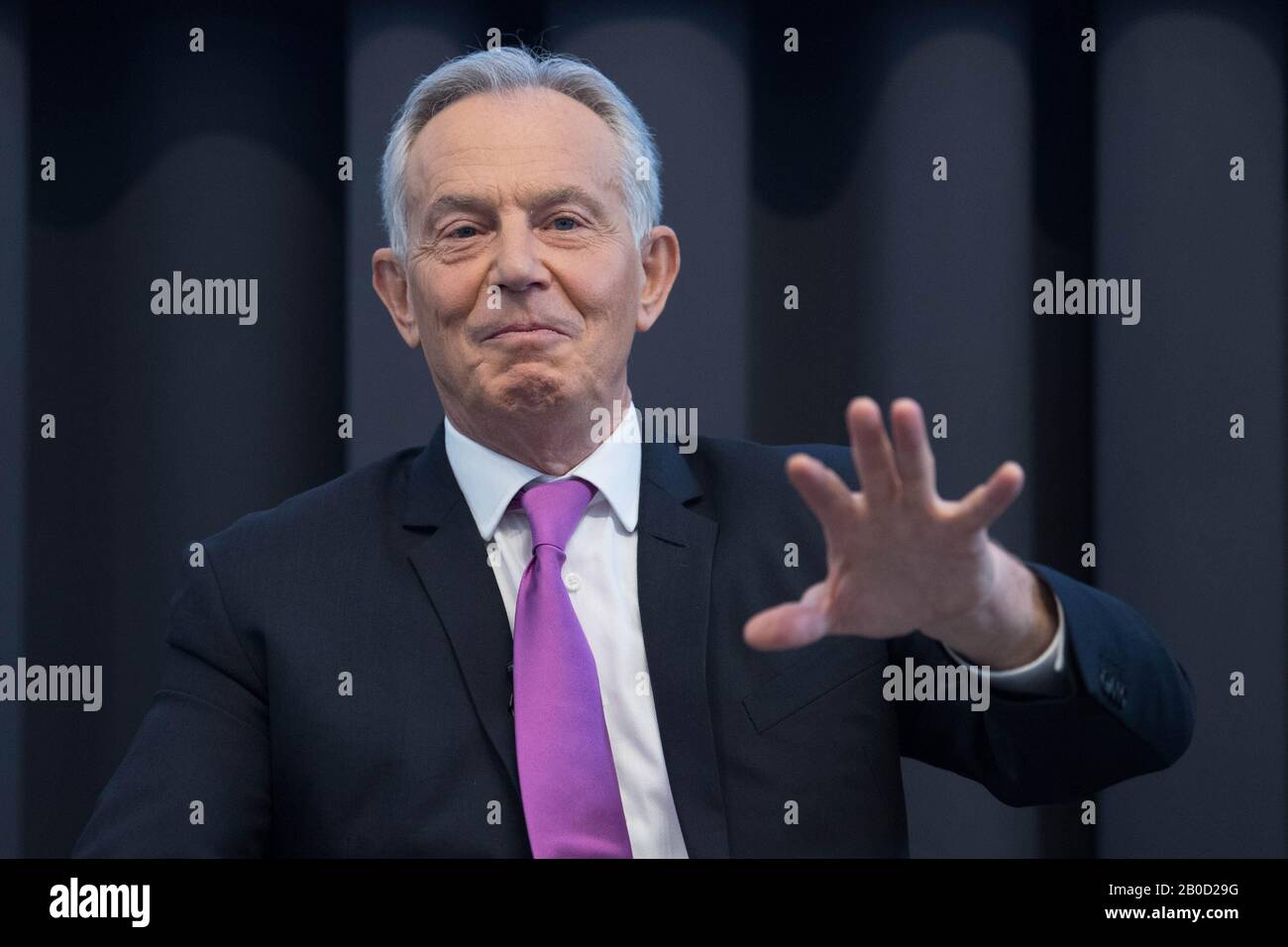 Ex primo ministro Tony Blair durante un discorso per celebrare il 120th anniversario della fondazione del partito laburista, nella Great Hall del King's College di Londra. Foto Stock