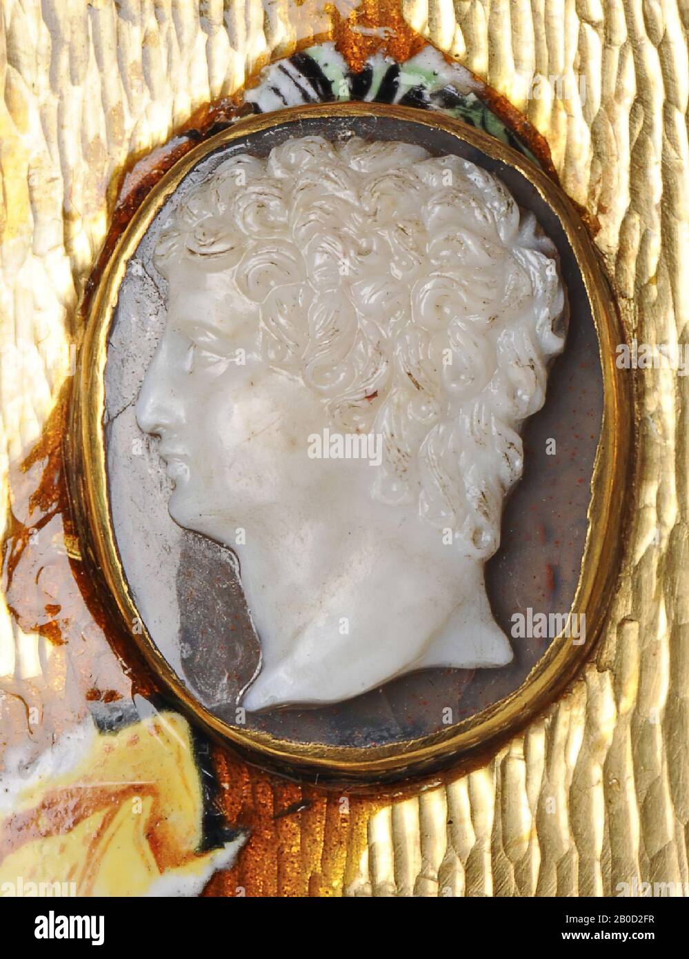VZ: L'uomo ha un capello pieno, ricci e un collo muscoloso., Cameo, calcedonio (?), colore: Grigio-marrone Foto Stock
