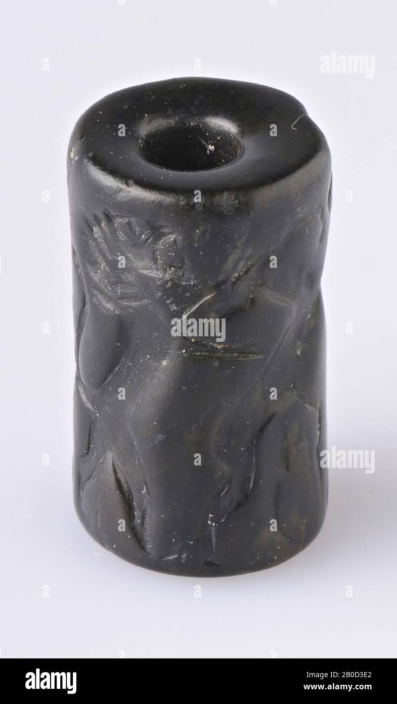 VZ: 2 gruppi in combattimento, leone e toro, leone e antilope, coil Seal, serpentina, colore: Nero, Forma: Cilindro, Lavorazione:, Metodo di fabbricazione:, L. 25,3 mm, diam. 15 mm Foto Stock