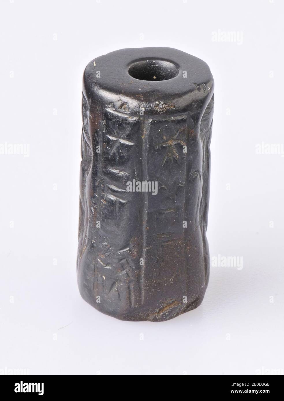 VZ: Eroe e leone verruche e gazzelle, iscrizione, guarnizione a spirale, quarzo matite, colore: Nero, Forma: Cilindro, Lavorazione:, Metodo di fabbricazione:, L. 19 mm, diam. 10 mm, 1st Dynasty Babylon, ca. 1800 A.C. Foto Stock