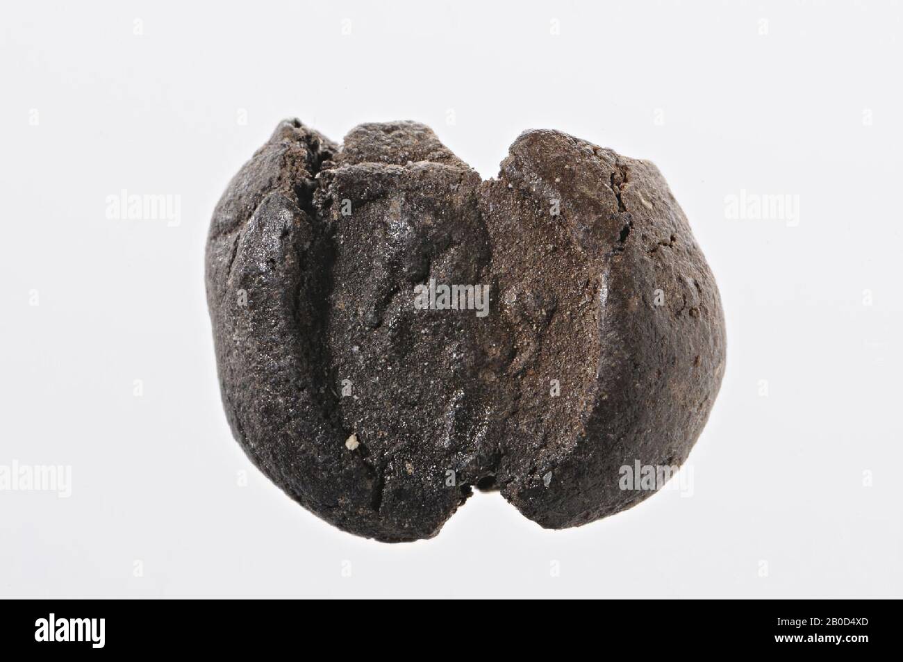 toro da Prancing, guarnizione in argilla, argilla secca, colore: Marrone-rosso con macchie nere, Forma: Quasi rotonda, Lavorazione :, Stile: 14 x 11 mm Foto Stock