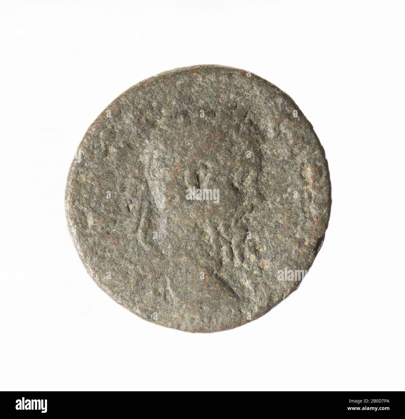 Obverse: Fortemente indossato, busto a destra, onorato. Reverse: Lei-lupo, a destra, alimenta due bambini, Romolo e Remo. Resti di iscrizione greca, Mint, di Settimio Severo, metallo, bronzo, diam: 2,2 cm, peso 5,49 grammi, 193-211 ad ?, sconosciuto Foto Stock