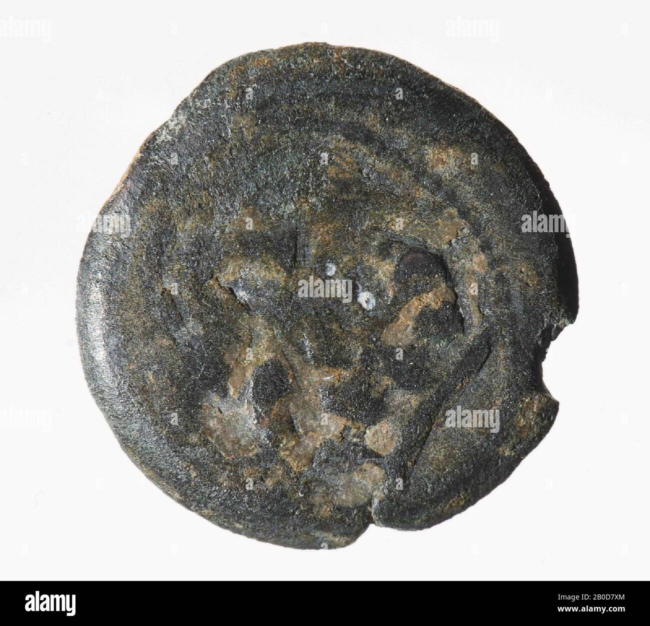 Obverse: Busto di Zeus Ammon, a destra. Spuntini nel bordo, molto consumati. Retromarcia: Due aquile, a sinistra, headdress di Isis davanti. Fortemente indossato, Coin, di Ptolemaios IX Soter, metallo, bronzo, diam: 2,4 cm, peso 6,62 grammi, 116-106 a.C., sconosciuto Foto Stock