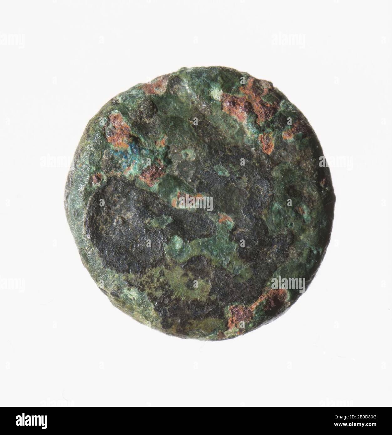 Obverse: Vista astratta di hairstyle. Inverso: Astratto, galoppante, cavallo. Fortemente indossato e piccolo., moneta, quarto stater, Remi Celts, metallo, bronzo, diam: 1 cm, peso 1,41 grammi, sconosciuto Foto Stock