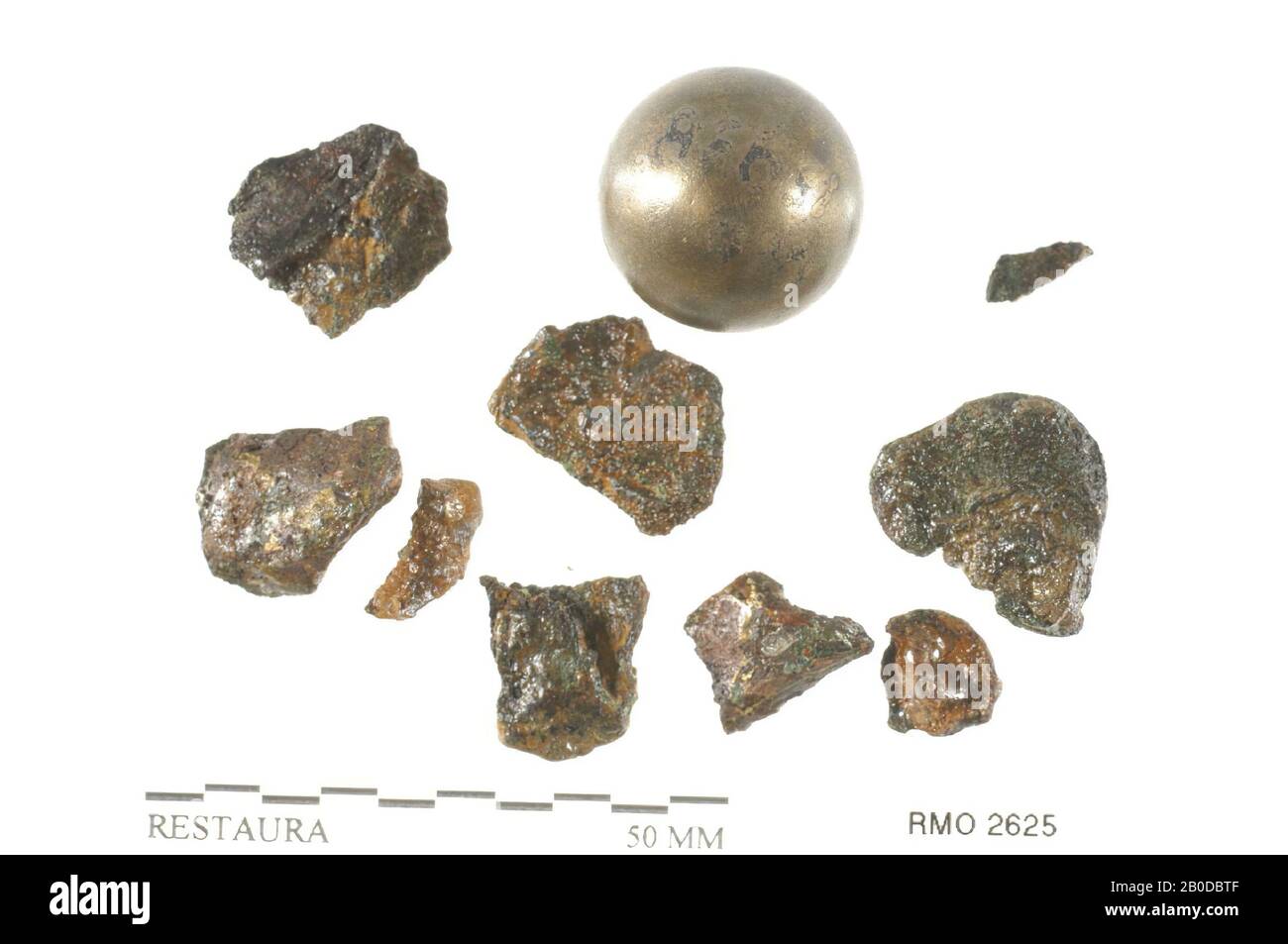 Paesi Bassi Medioevo, palla, testa di chiodo, frammenti Foto Stock