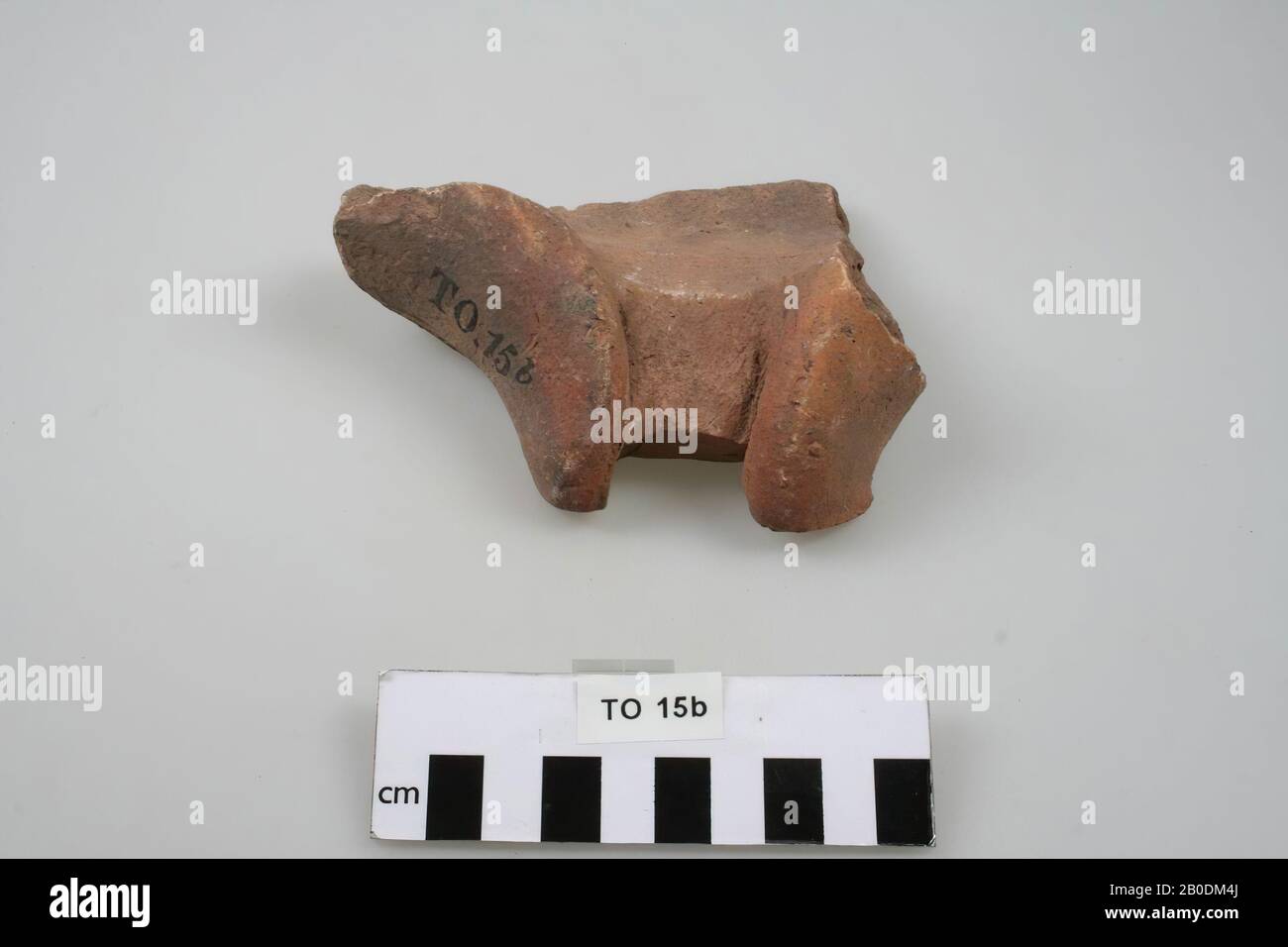 Vecchia Europa, rub-in-shell, frammento, terracotta, 4,3 x 12,5 x 9,5 cm, romano, Germania, Treviri Foto Stock