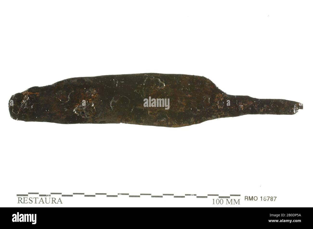 Paesi Bassi Medioevo, coltello, ferro, 13,1 x 2,4 cm, x, Paesi Bassi, Utrecht, Wijk bij Duurstede, Wijk bij Duurstede, Dorestad Foto Stock