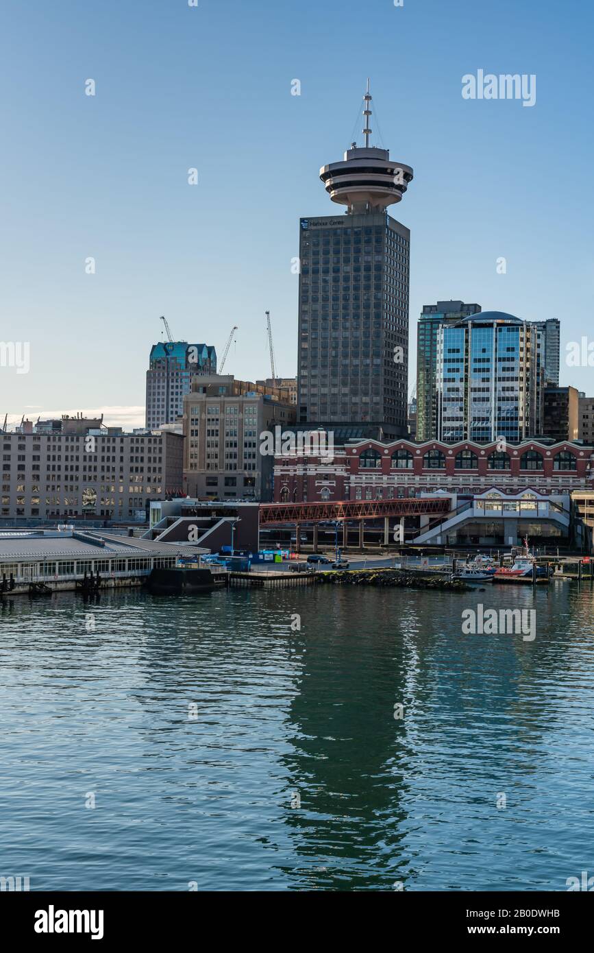 Vancouver, British Columbia, Canada - Dicembre, 2019 - Splendida vista degli edifici del quartiere centrale degli affari del centro cittadino, incluso il famoso Porto Ce Foto Stock